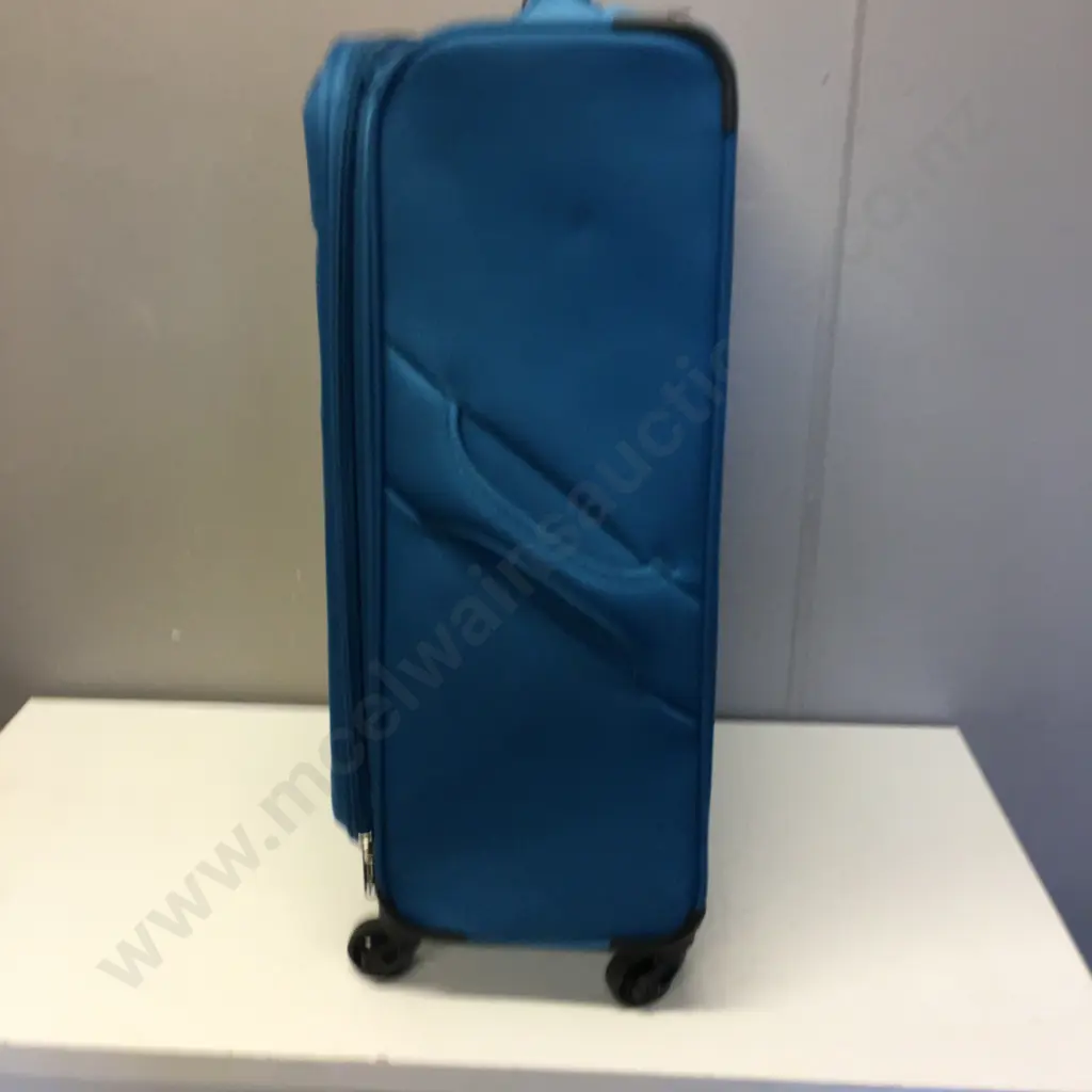 Blue Swiss Gear Expandable Travel Case On Wheels. 67 x 43cm Image 1++
