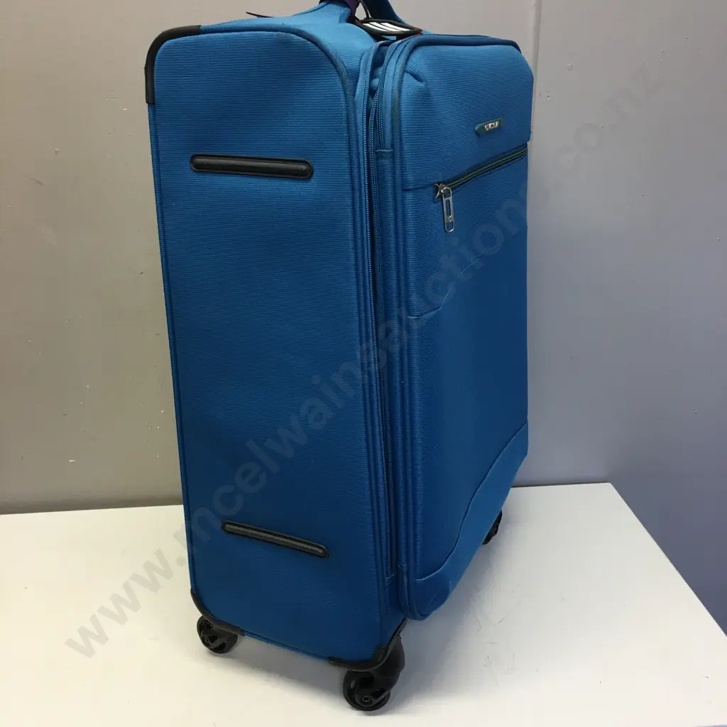 Blue Swiss Gear Expandable Travel Case On Wheels. 67 x 43cm Image 1++