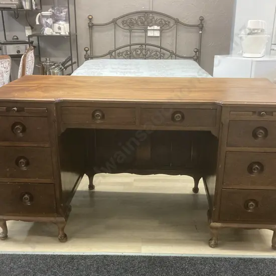 Antique Mahogany 8 Drawer Desk With 2 Slide Out Wings, Wooden Semi Recessed Handles, Cabriole Legs. H82 W158 D73cm
