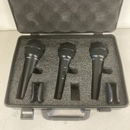 Behringer XM1800S Dynamic Microphone x 3 In Case