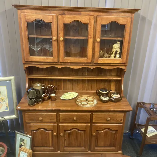 Oak Colonial Style Wall Unit, 3 Glass Doors, Plate Shelf, 2 Piece, 3 Drawers & 3 Doors In Base. H197 W143 D44cm