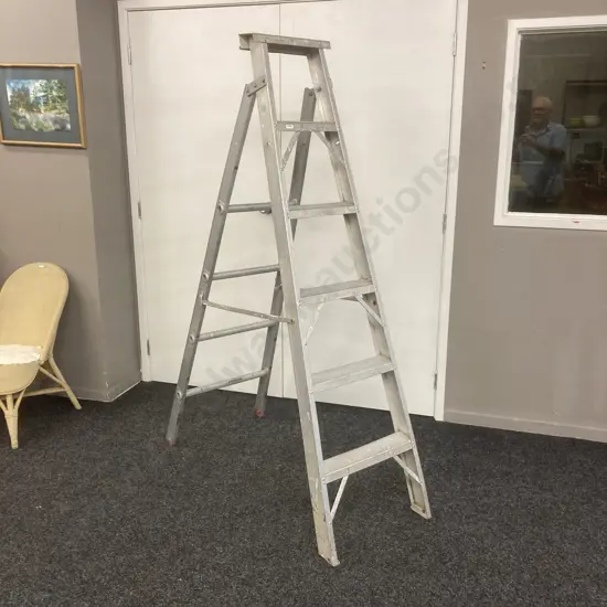 Aluminium Stepladder - 5 Step. H184