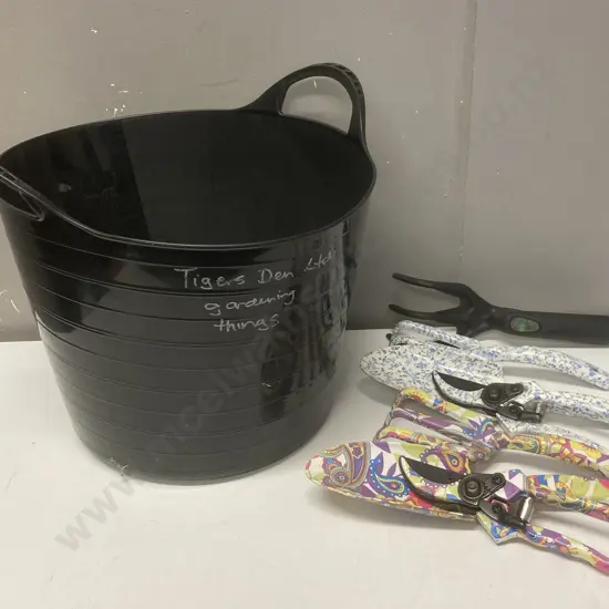 Black 15 Litre Garden Trug With Assorted Gardening Tools