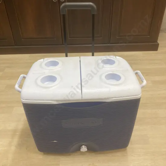 Rubbermaid Microban 60 Qt Blue Chest Cooler With Wheels
