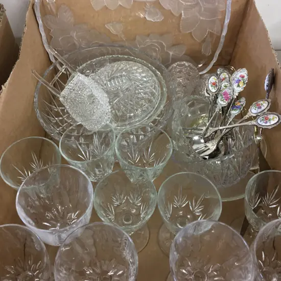 Box Lot Glassware & Crystal