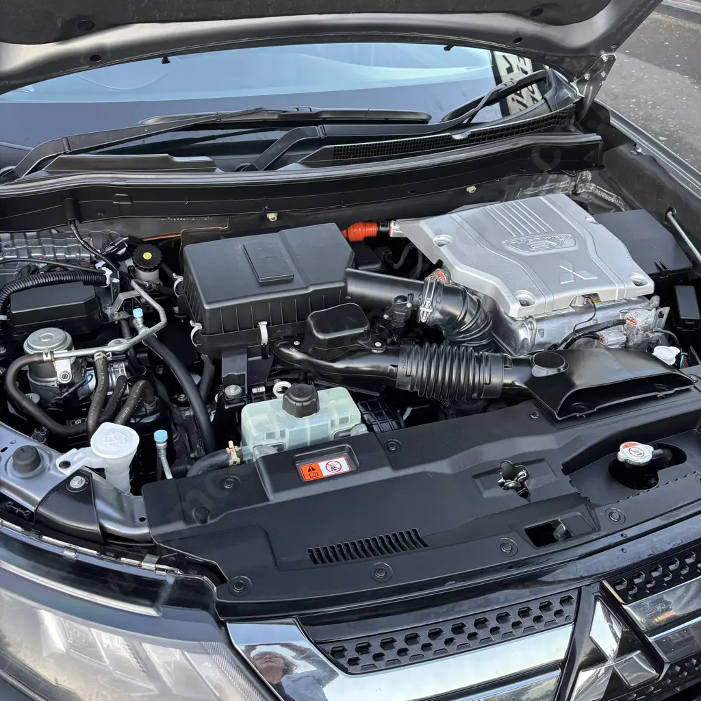 NO RESERVE 2018 Mitsubishi Outlander VRX Plug In Hybrid - 88KW/PHEV/4WD/AT, WOF / REG LRQ9 (11/4/25), 190556Kms Image 1++
