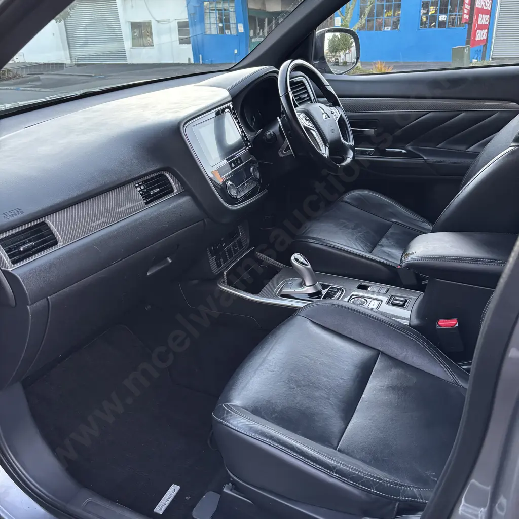 NO RESERVE 2018 Mitsubishi Outlander VRX Plug In Hybrid - 88KW/PHEV/4WD/AT, WOF / REG LRQ9 (11/4/25), 190556Kms Image 1++