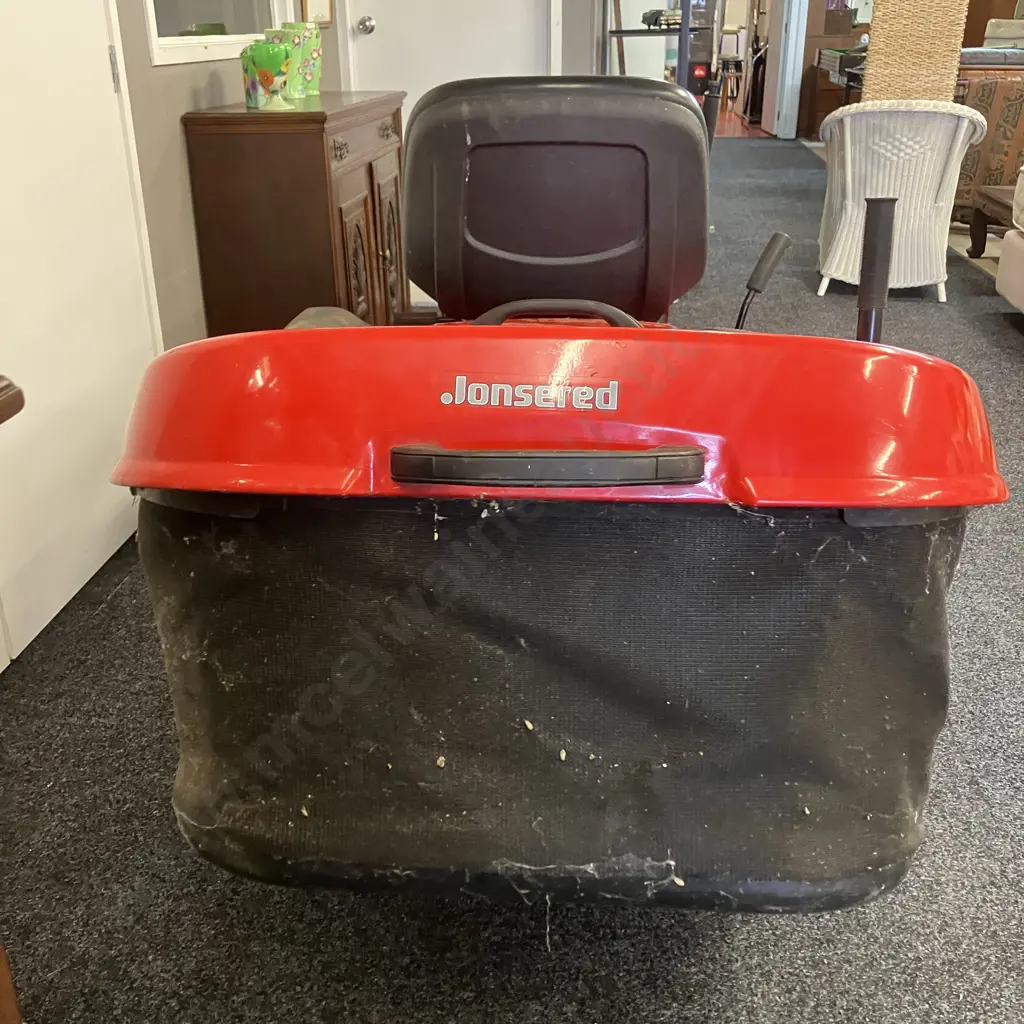 Jonsered LT2218CMA Lawn Tractor With Manual, B&S 502cc 17.5HP, Brand New Battery (Starts But Wont Keep Running) Image 1++