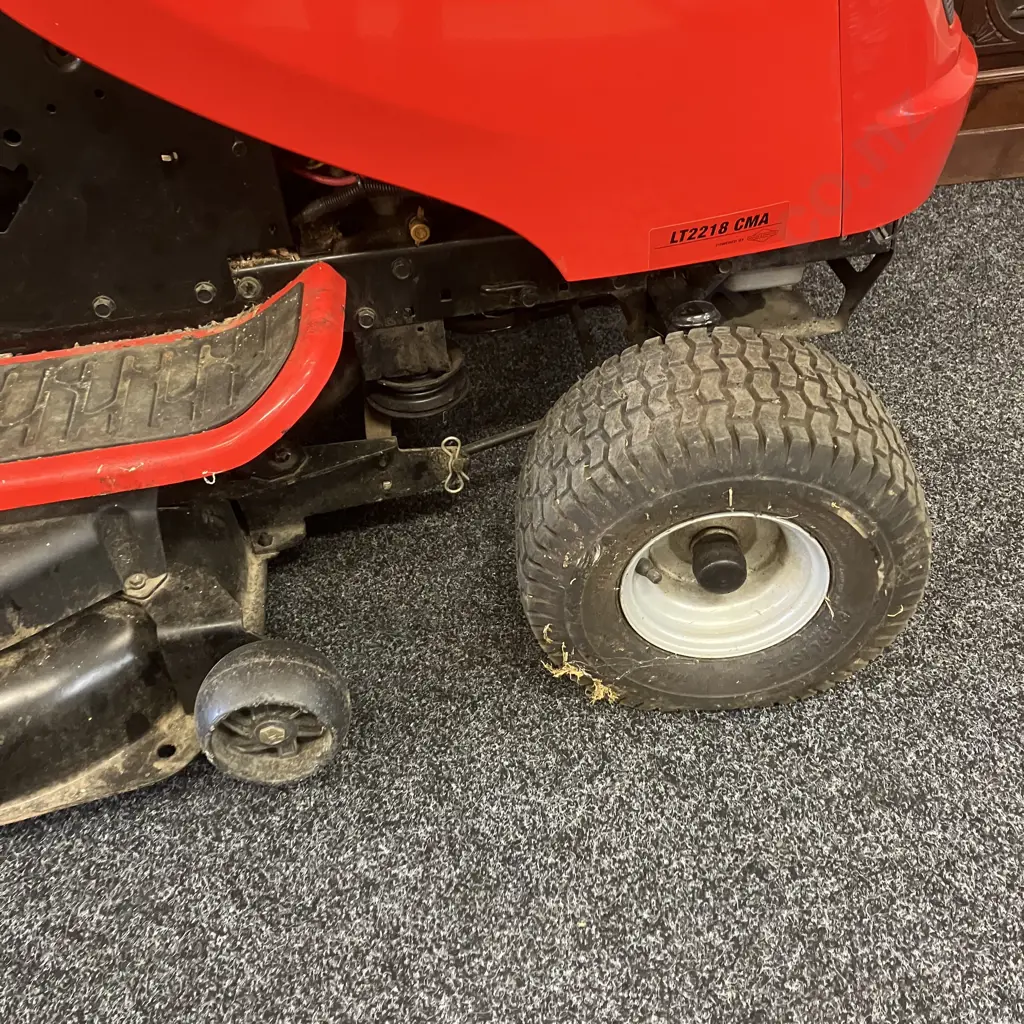 Jonsered LT2218CMA Lawn Tractor With Manual, B&S 502cc 17.5HP, Brand New Battery (Starts But Wont Keep Running) Image 1++