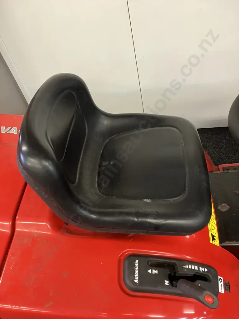 Jonsered LT2218CMA Lawn Tractor With Manual, B&S 502cc 17.5HP, Brand New Battery (Starts But Wont Keep Running) Image 1++