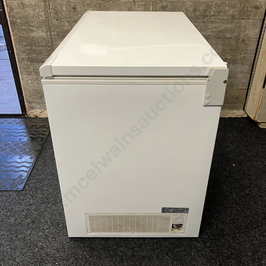 Fisher & Paykel 357 Litre Chest Freezer Model H360. #CSB511121 Image 1++