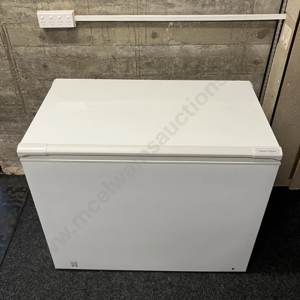 Fisher & Paykel 357 Litre Chest Freezer Model H360. #CSB511121 Image 1++
