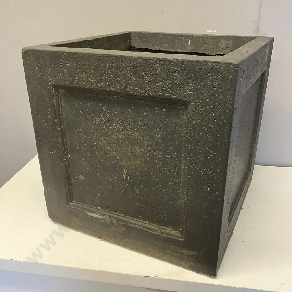 Black Square Resin / Fibreglass? Planter. 40 x 40cm Image 1++
