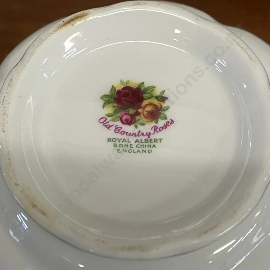 Royal Albert Old Country Roses (England) 22 Piece Tea Set - 6 x Trios, Tiered Cake Stand & Plate, Milk Jug & Sugar Bowl Image 1++