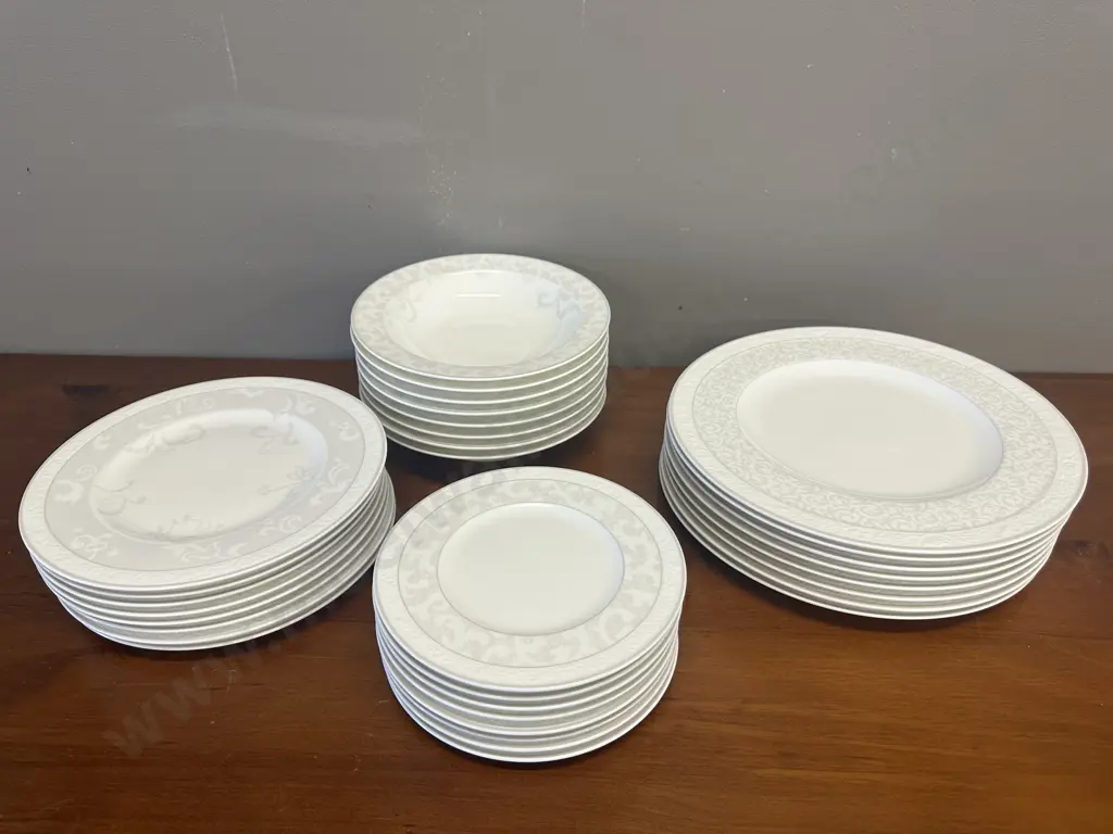 Villeroy & Boch Gray Pearl 8 Place Dinnerware 18cm Bread Plate, 20cm Salad Bowl, 22cm Breakfast Plate, 27cm Dinner Plate Image 1++