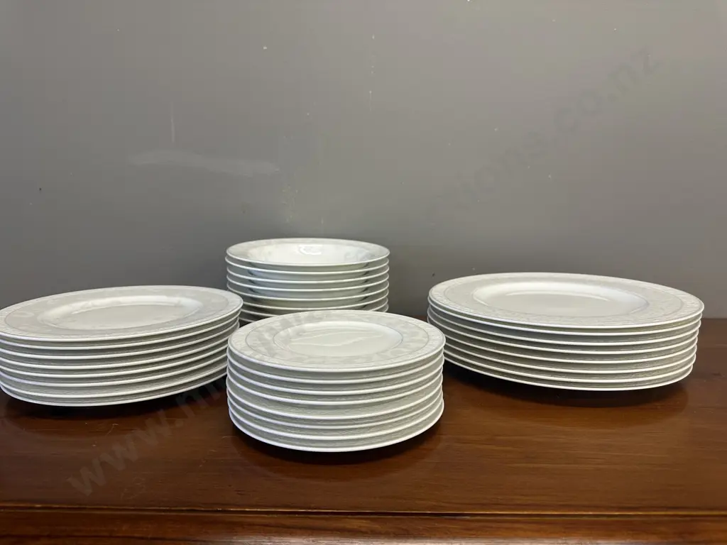 Villeroy & Boch Gray Pearl 8 Place Dinnerware 18cm Bread Plate, 20cm Salad Bowl, 22cm Breakfast Plate, 27cm Dinner Plate Image 1++