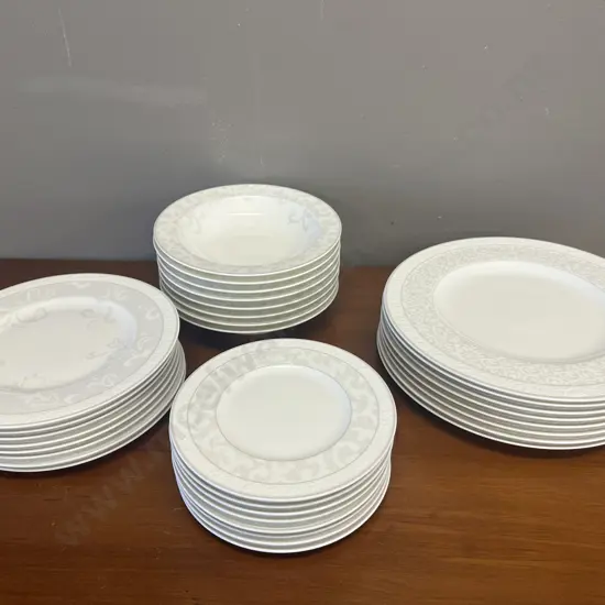 Villeroy & Boch Gray Pearl 8 Place Dinnerware 18cm Bread Plate, 20cm Salad Bowl, 22cm Breakfast Plate, 27cm Dinner Plate