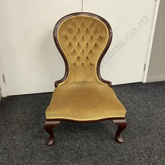 Queen Anne Style Mahogany Nursing Chair With Gold Draylon Button Back