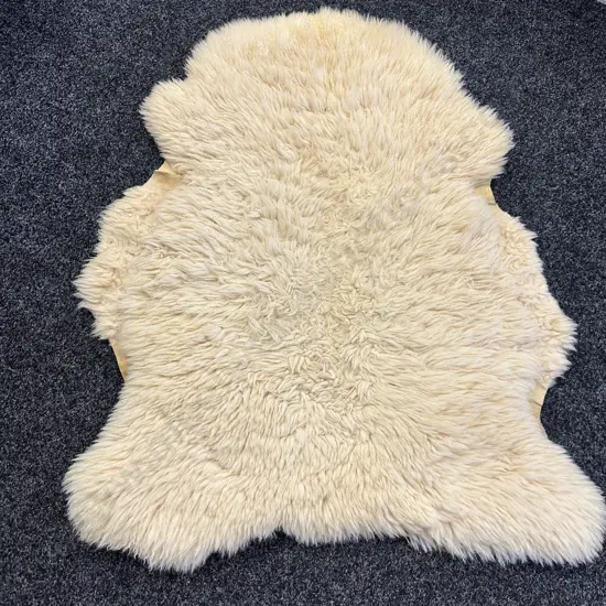 Vintage 'New Zealand Lambskin' Floor Rug - GL Bowron ChCh. 100 x 85cm