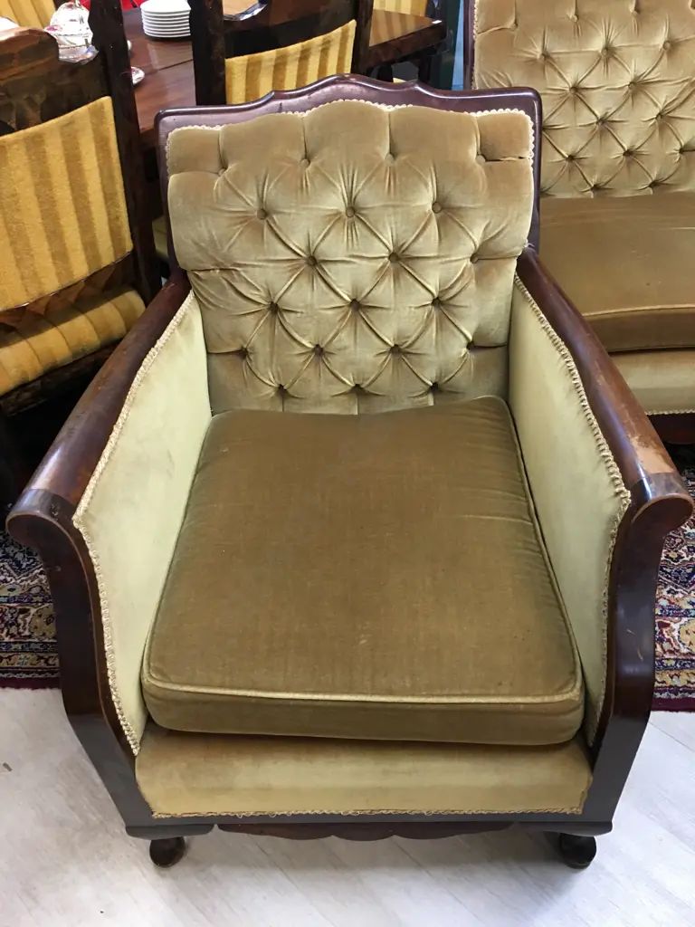 Queen Anne Style Lounge Suite, Gold Draylon Upholstered Button Back Image 1++