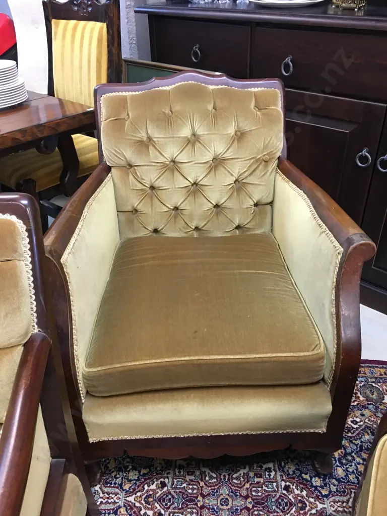 Queen Anne Style Lounge Suite, Gold Draylon Upholstered Button Back Image 1++
