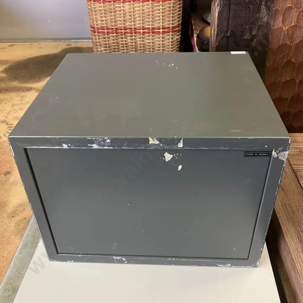 Yale Fire Safe Model YFM/310/FG2 With Manual. H30 W41 D35cm Image 1++