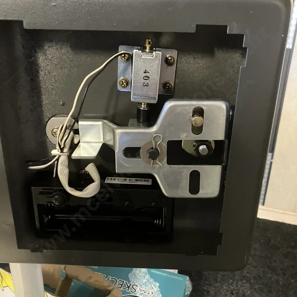 Yale Fire Safe Model YFM/310/FG2 With Manual. H30 W41 D35cm Image 1++