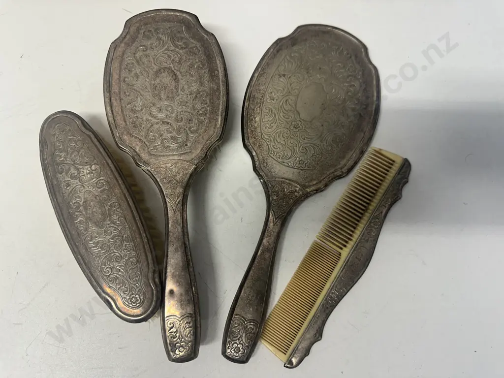 Vintage Dressing Table Set Silver Plated Detail Image 1++