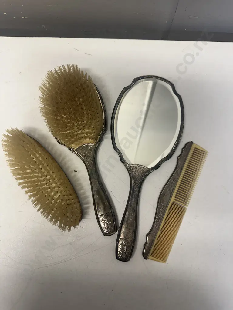 Vintage Dressing Table Set Silver Plated Detail Image 1++