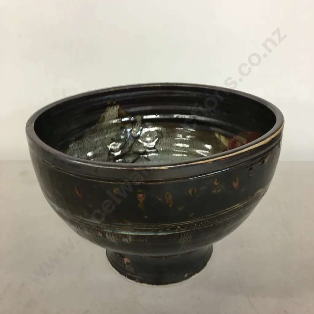 New Zealand Pottery Footed Glazed Bowl, Signed. 16 x 23cm Image 1++