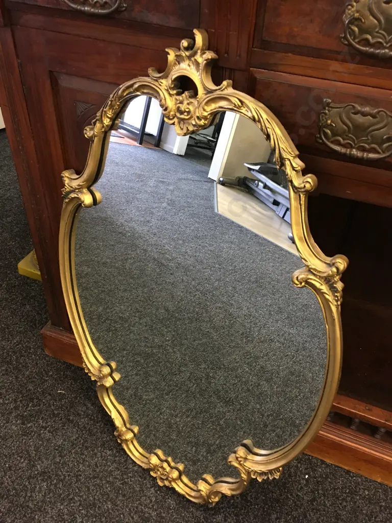 Vintage Ornate Oval Gilt Framed Mirror H85.5,W57cm. Image 1++