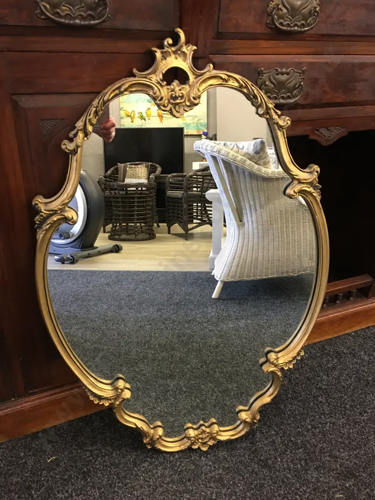 Vintage Ornate Oval Gilt Framed Mirror H85.5,W57cm. Image 1++