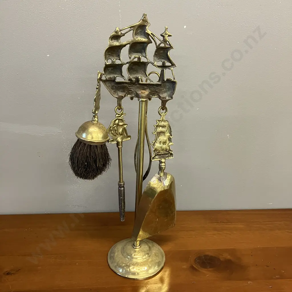 5 Piece Vintage Brass Fireside Set. H47cm Image 1++