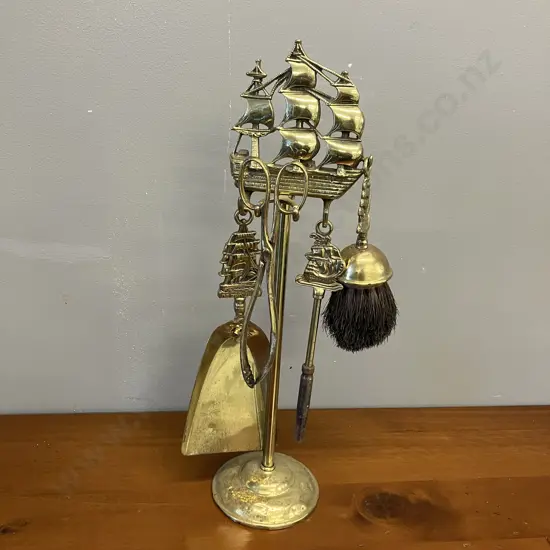 5 Piece Vintage Brass Fireside Set. H47cm