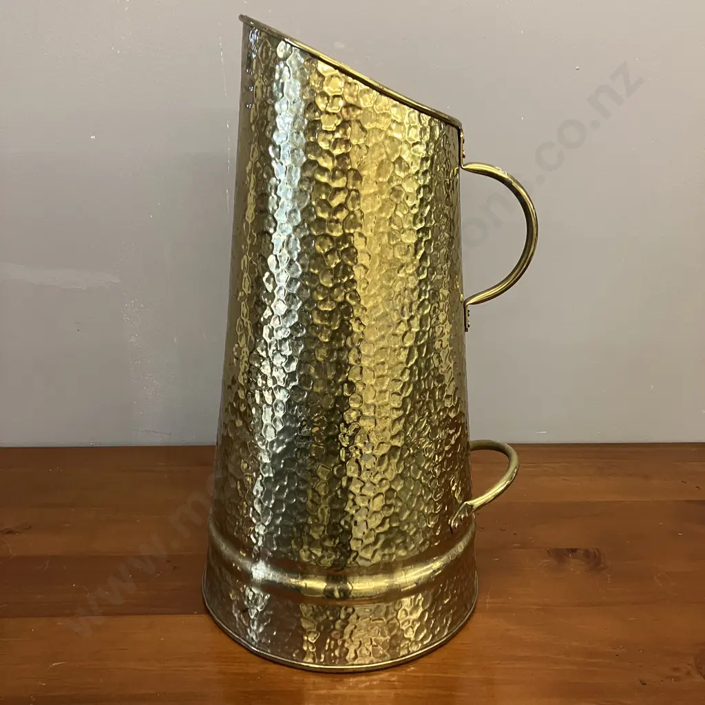 Beaten Brass Coal Scuttle. H49.5cm Image 1++