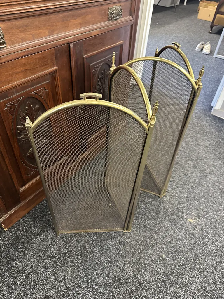 Vintage Brass & Mesh Fire Screen Four Panels With Finials H76,L130cm. Image 1++