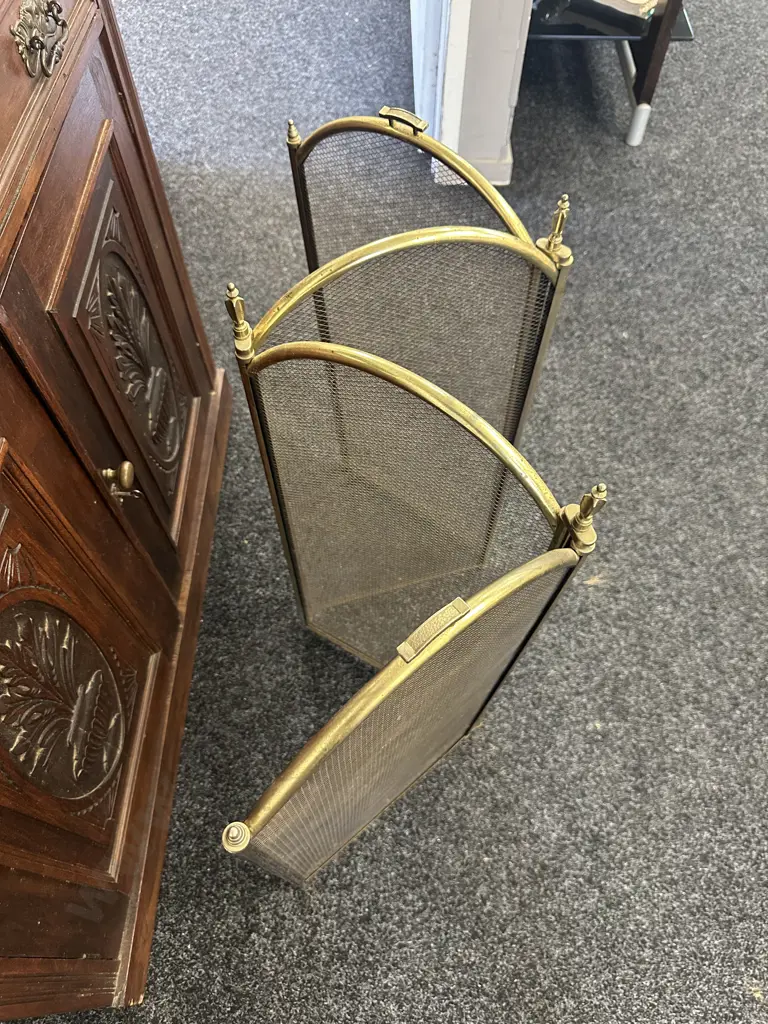 Vintage Brass & Mesh Fire Screen Four Panels With Finials H76,L130cm. Image 1++