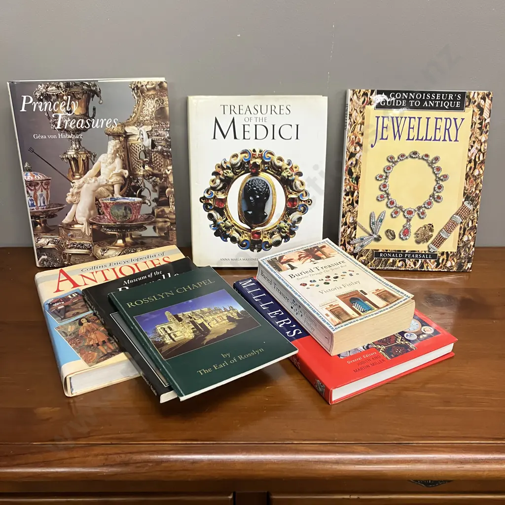 Books - Treasures Of The Medici, Antiques Reference Books Etc Image 1++