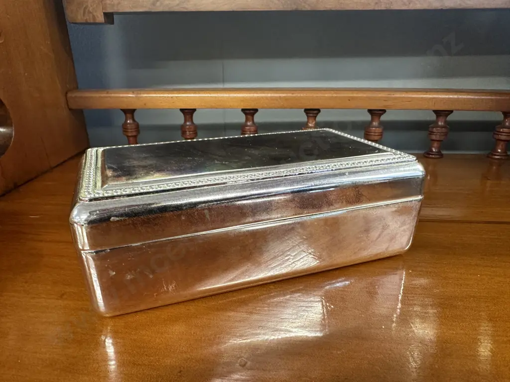 Vintage Metal Jewellery Box H6,W18,D11cm. Image 1++