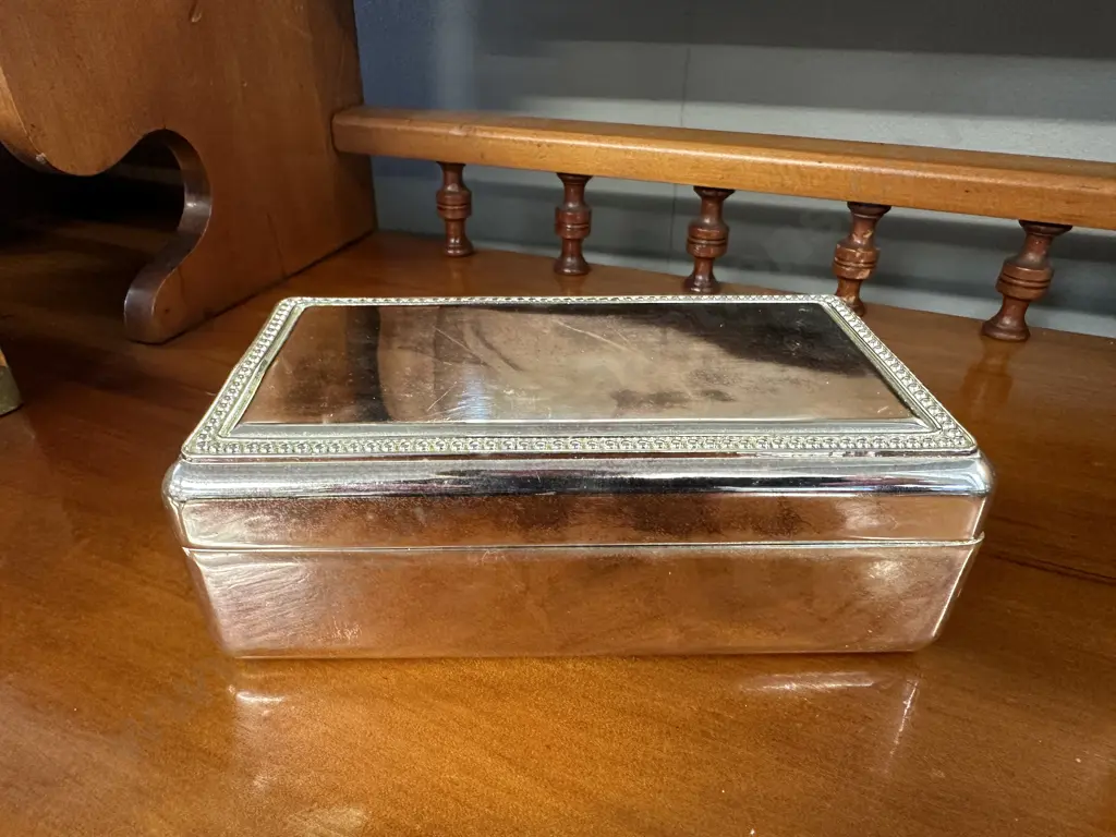 Vintage Metal Jewellery Box H6,W18,D11cm. Image 1++