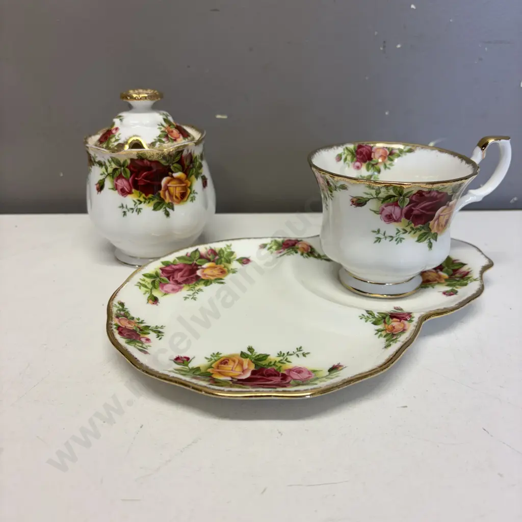 Royal Albert Old Country Roses Tennis Set with Lidded Jam/Sugar Pot Image 1++