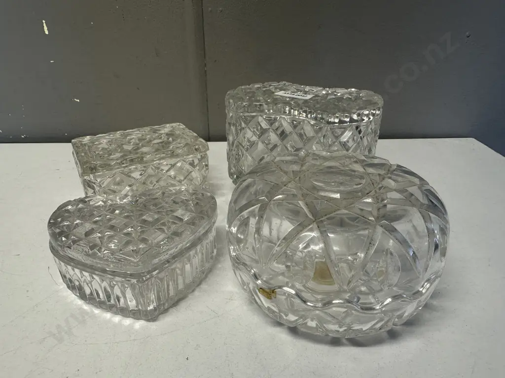 Crystal Lidded Trinket Dishes  Image 1++