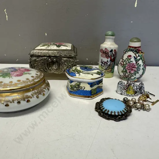 Selection of Vintage Trinket Dishes, Oriental Bottles, Jewellery Etc
