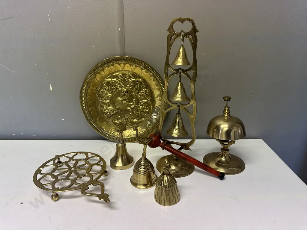 Assorted Vintage Brass Items Including Bells Etc Image 1++