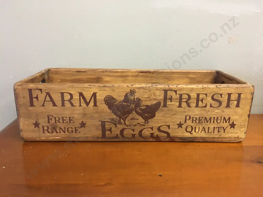 Vintage Wooden Egg Storage Box H16,W37,D14cm. Image 1++