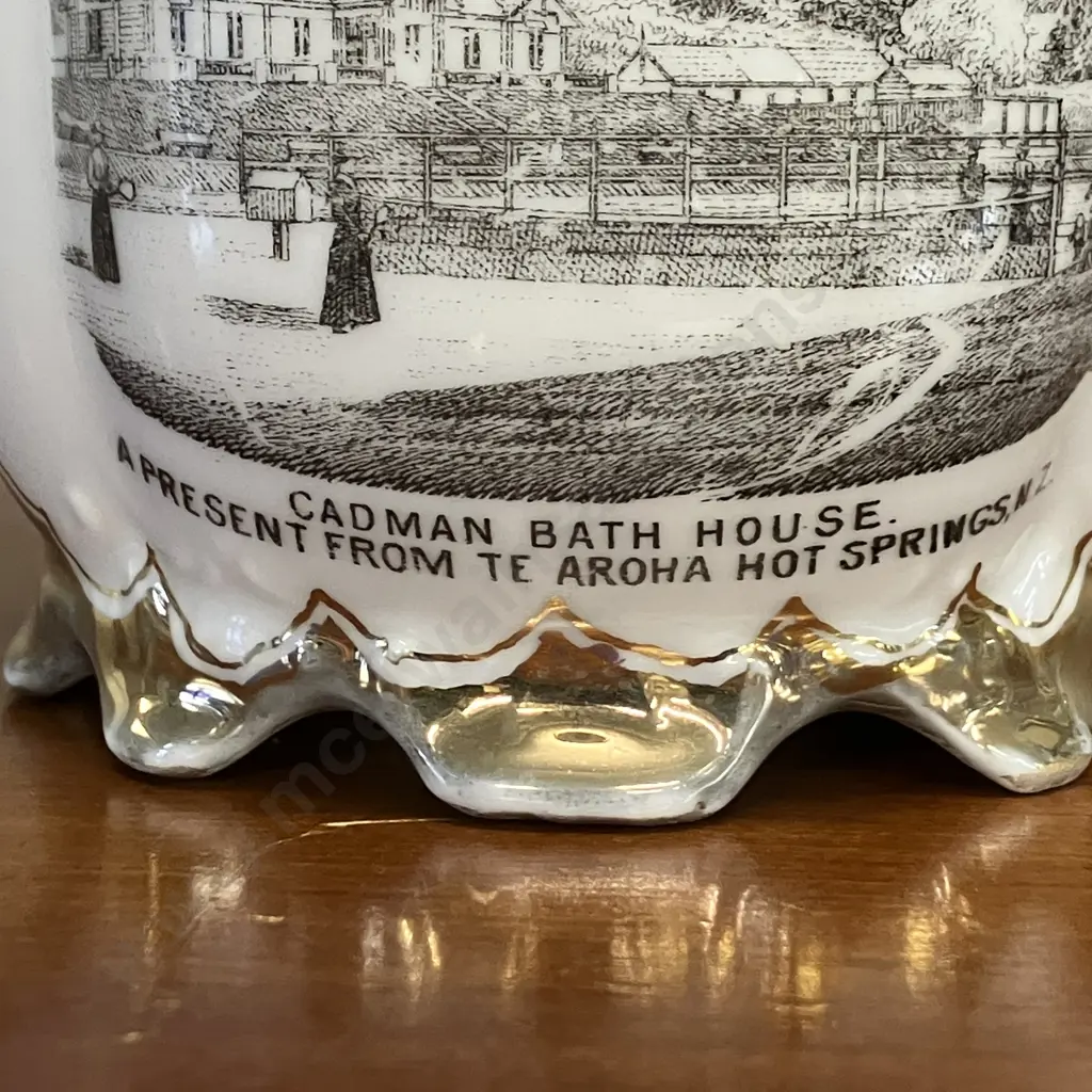 Rare Antique Cadman Bath House Te Aroha New Zealand Souvenir Urn. 10 x 15cm Image 1++