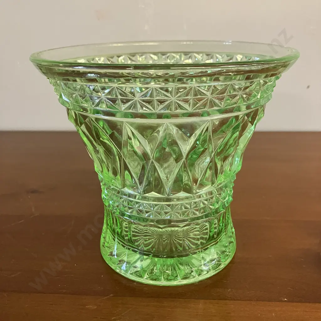 Vintage Uranium Glass Vase. 14 x 15.5cm Image 1++