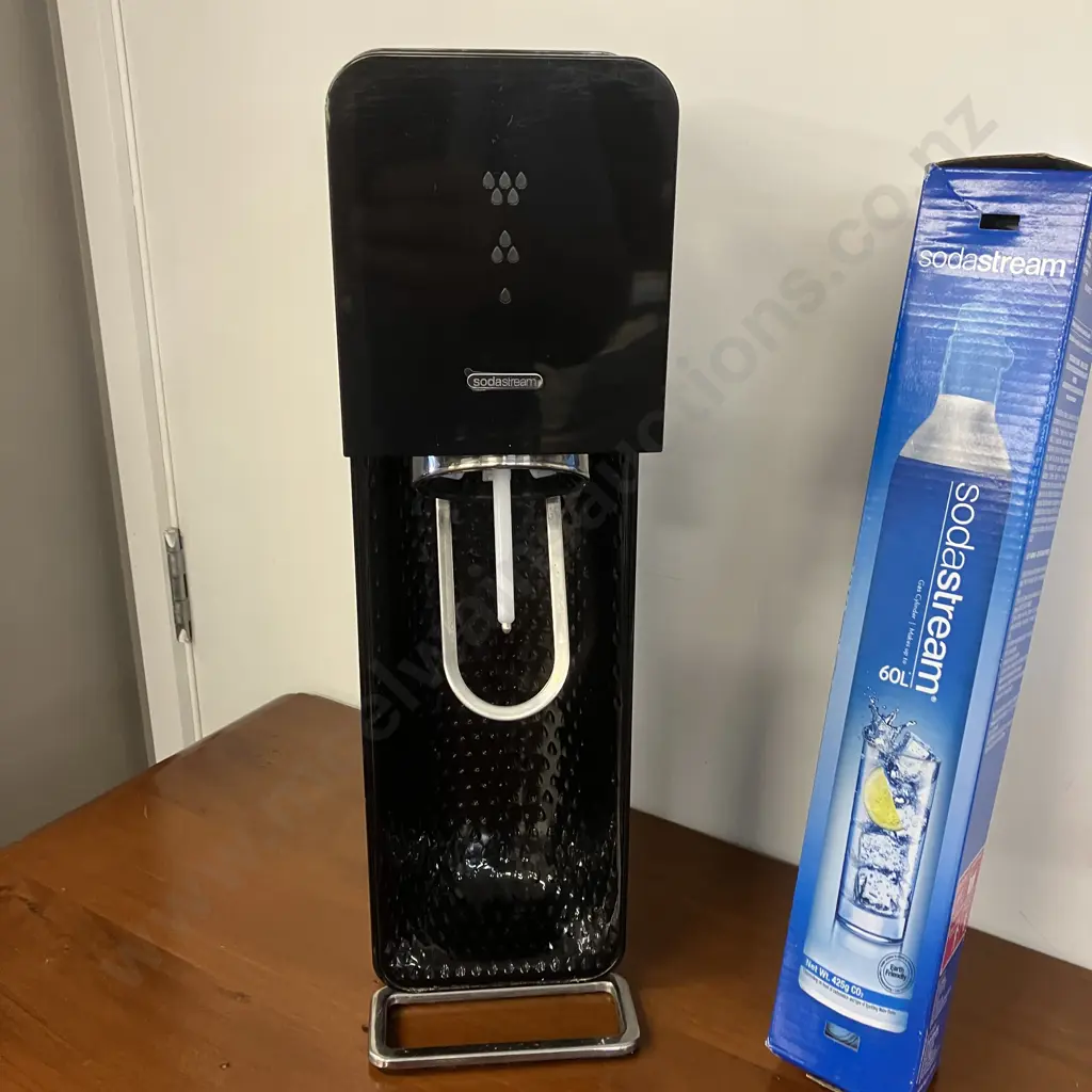 SodaStream Sparkling Water Maker, Black Image 1++