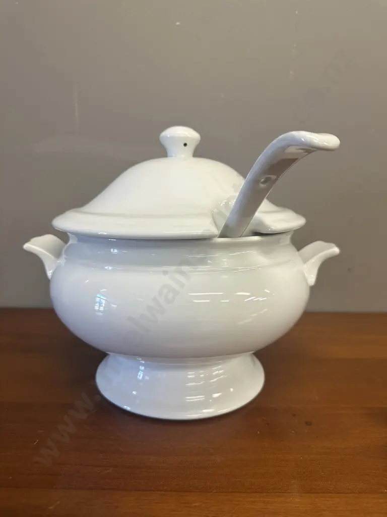 White Lidded Soup Tureen With Ladle Image 1++