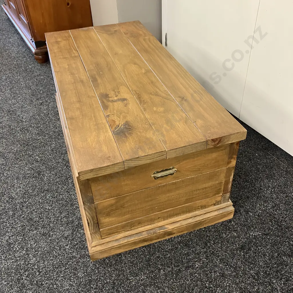 Solid Wood Heavy Blanket Chest, Hinged Lid, Inner Sliding Tray. H45 W118 D54cm Image 1++